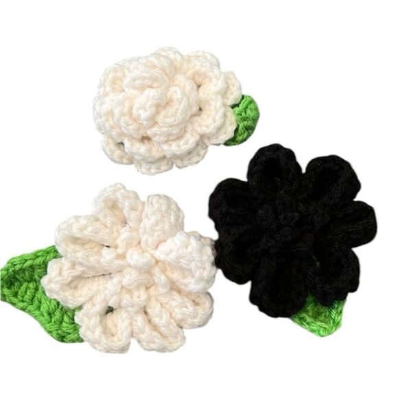 NWT 3 hand crocheted flowers with pins on back to wear on scarves jacket sweater - Picture 1 of 10